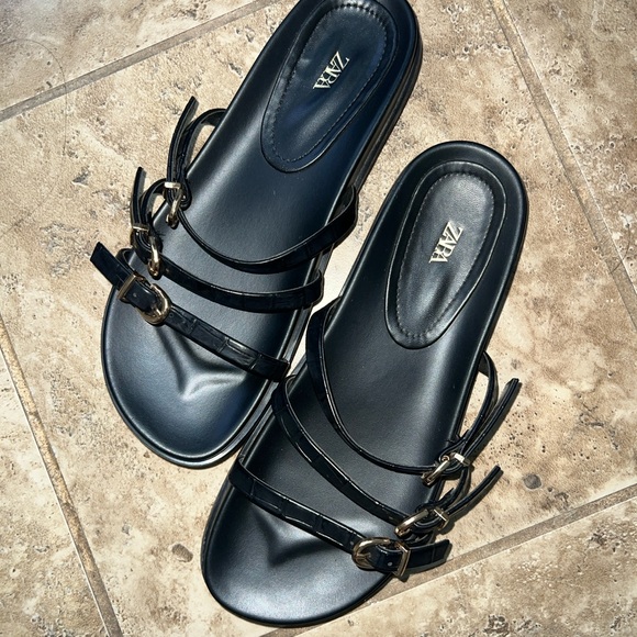 Zara Buckle sandals - Picture 1 of 2